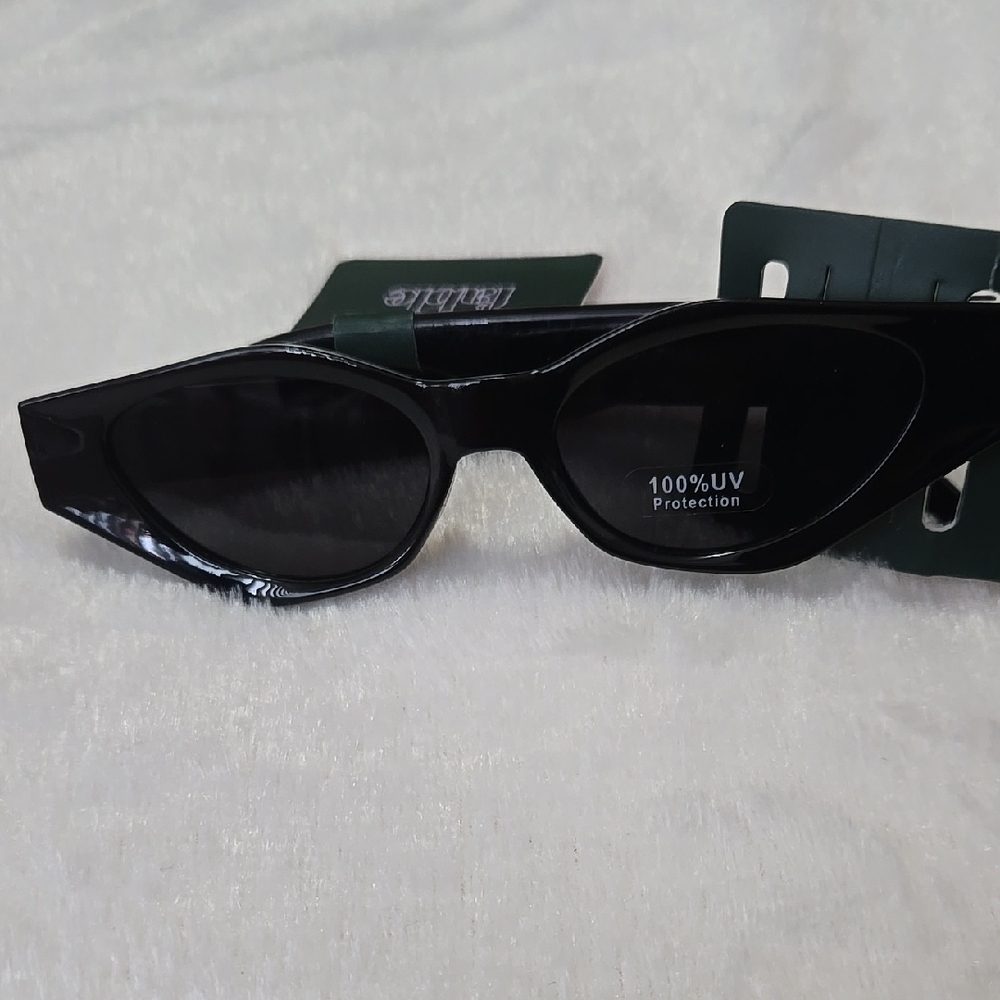 Trendy Black Cat-Eye Sunglasses